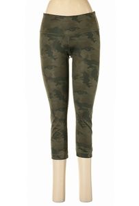 NWOT Lululemon Wunder Under Camo Crops size 6
